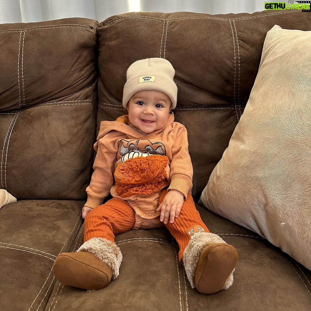 Tecia Torres Instagram - I wake up to this cutie smiling at me every single morning. I’ve won the lottery 💯 It was so beautiful to see all the love our baby has and all the smiles she gives our family and friends. She truly is the light of my world. #HolidaySeason