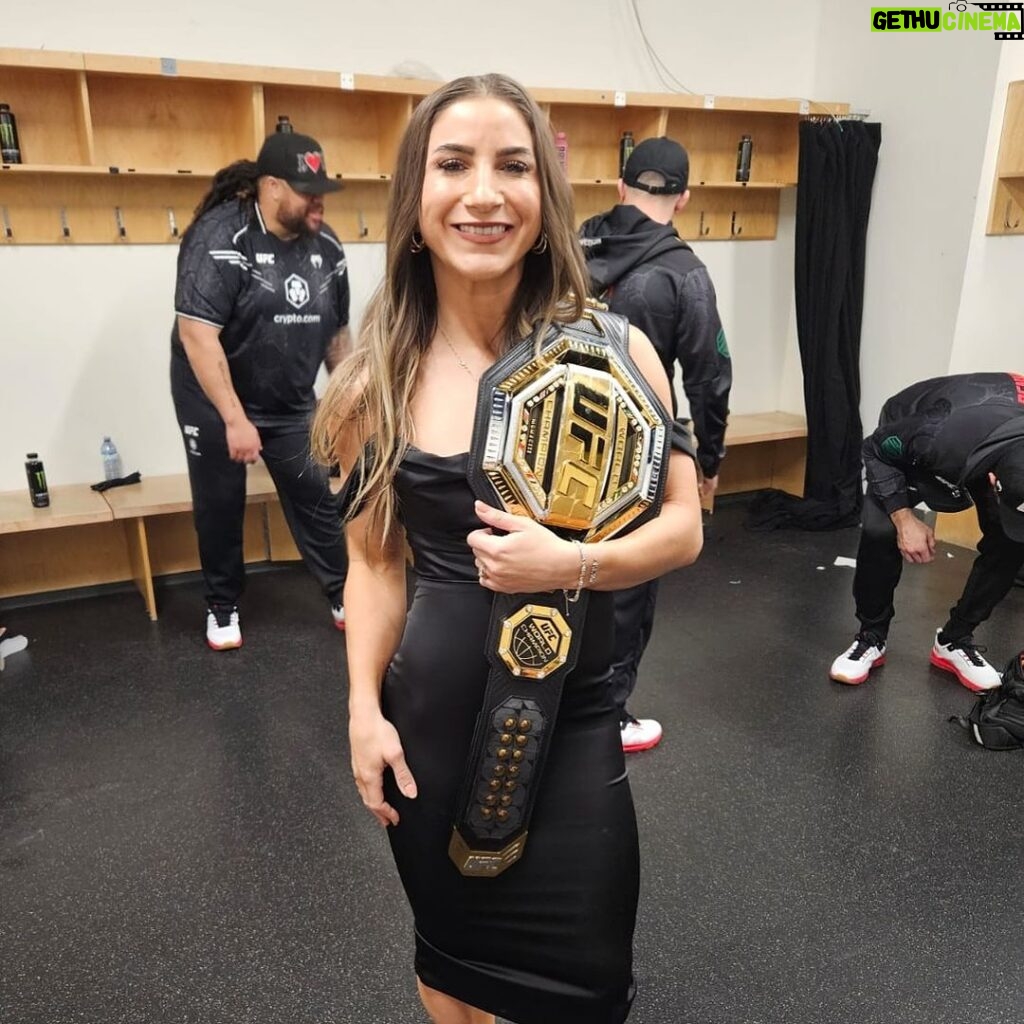 Tecia Torres Instagram - The goals are real in this family. Real achievable. 🏆💪🏽🖤 I am more motivated than ever… 1 I have a daughter to fight for now 2 My wife is the M’Fin world champ! She showed me it can be done. 3 I’ve been in this sport way too long to not make it happen, fighting for a world title is most definitely my goal. I have one more run in me before mom life takes over! Going to give it my all in these next few years of fighting! Tiny Tornado 🌪️ News to come 💪🏽