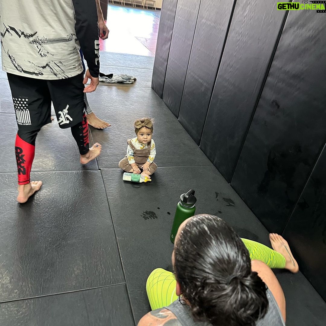 Tecia Torres Instagram - My Girls 💚 #RockNado #TeamRocky #TeamTiny #Training #Grappling #RoadBackToTheOctagon #ChampCamp #UFCToronto