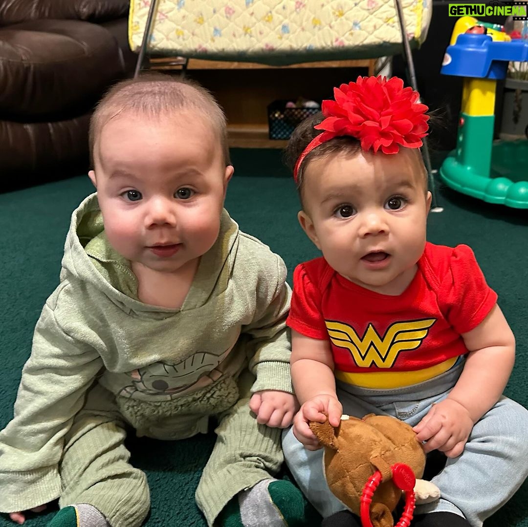 Tecia Torres Instagram - These two ❤️💚 Chip & Dale #6MonthsOld #Cousins