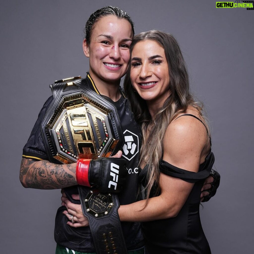 Tecia Torres Instagram - Queen 👑 I want to be like you when I grow up 🏆🖤 #ProudWife #ProudFriend #ProudTeammate #TeamRocky #UFC297 #WorldChampion #RockNado Scotiabank Arena