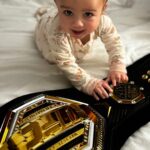 Tecia Torres Instagram - (SWIPE ⬅️) Y’all 🥹😍 can she get any cuter??? This little girl stole the show all fight week. #TeamRocky #daughter #happiness #love