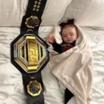 Tecia Torres Instagram - (SWIPE ⬅️) Y’all 🥹😍 can she get any cuter??? This little girl stole the show all fight week. #TeamRocky #daughter #happiness #love