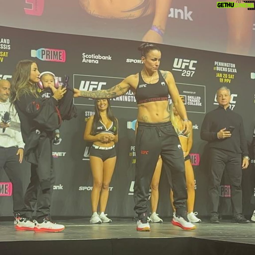 Tecia Torres Instagram - Weighins complete 💪🏽 she is ready! 👊🏽#TeamRocky