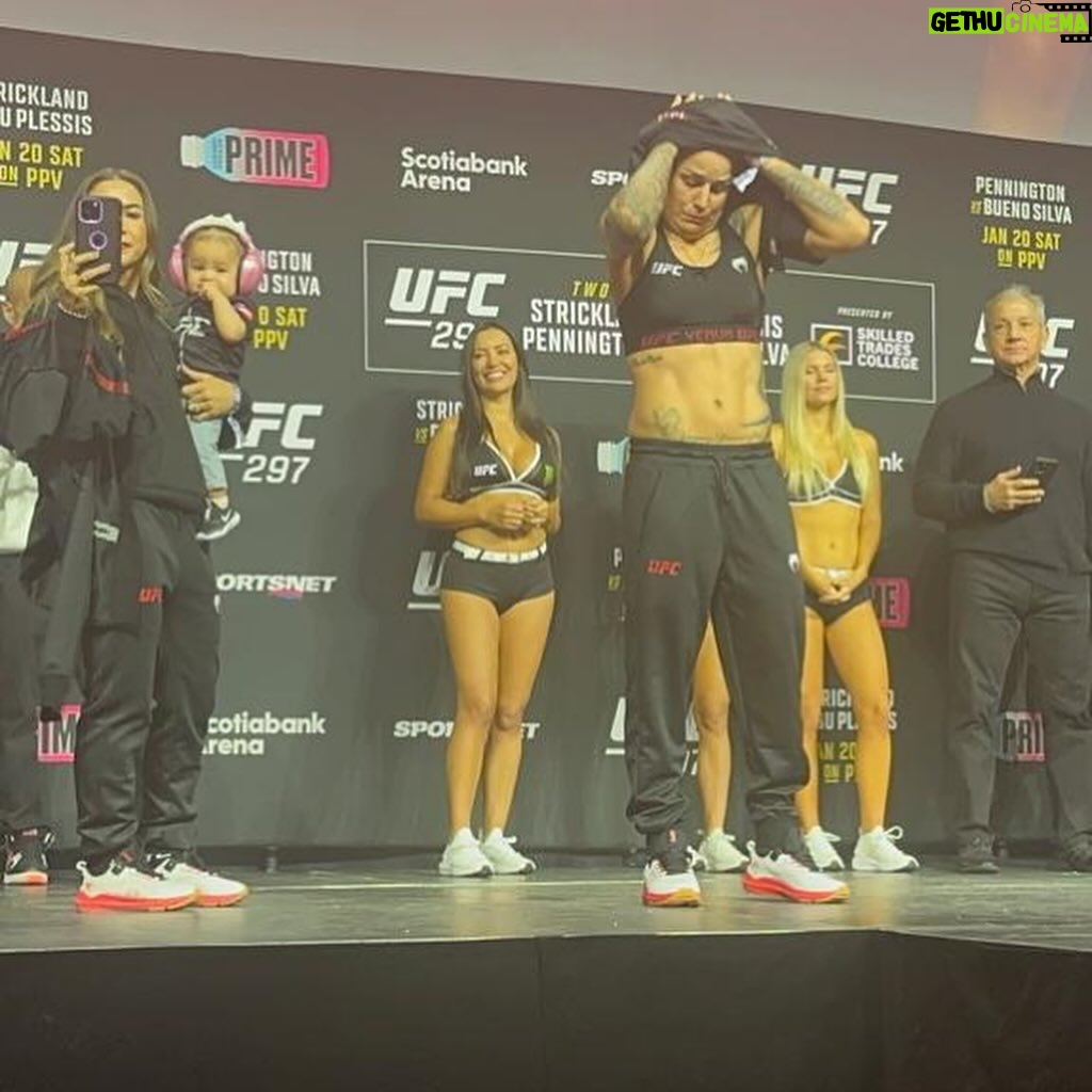 Tecia Torres Instagram - Weighins complete 💪🏽 she is ready! 👊🏽#TeamRocky