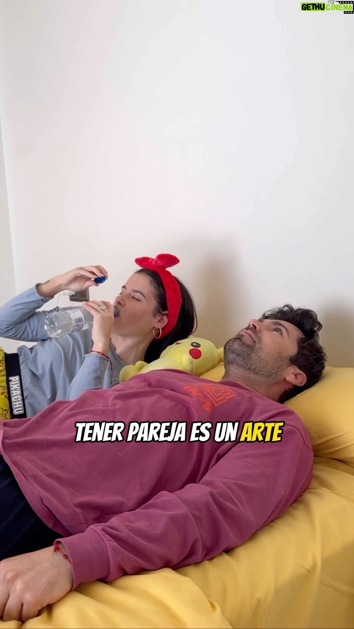Teresa Pérez Instagram - Contras de dormir con pareja 😃 #chicas #chicos #humor #pareja