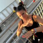 Teresa Pérez Instagram - La moñitos disfrutó como hacía meses que no disfrutaba en este festi💁‍♀️ Gentecilla la buena compañía hace mucho, y si ya le sumas buena música tu cerebro no puede parar de fabricar serotonina 🥹❤️