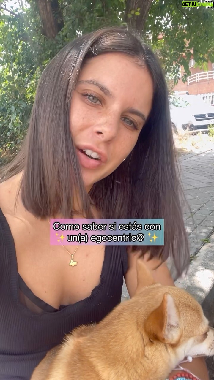 Teresa Pérez Instagram - Cómo saber si estás con una persona egocéntrica ✌🏻😃 #chicas #chicos #humor