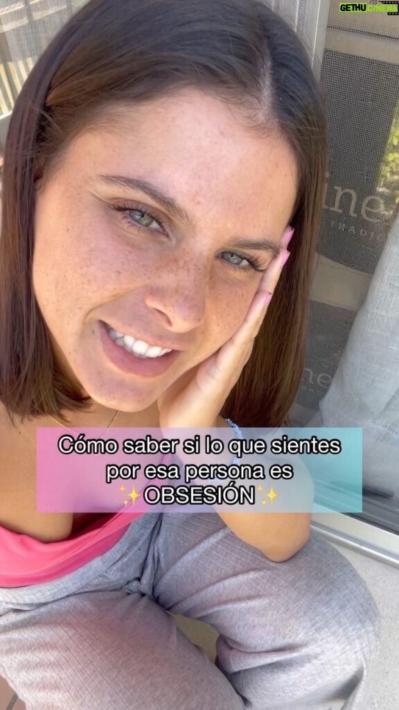 Teresa Pérez Instagram - Cómo saber si lo que sientes por esa persona es OBSESIÓN ✌🏻😃 #chicas #chicos #amor
