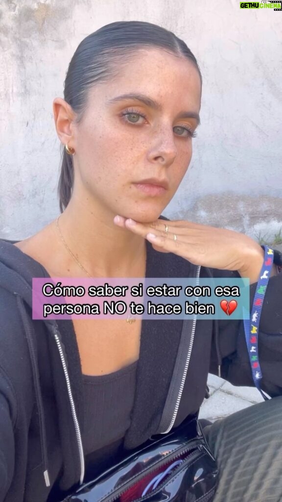 Teresa Pérez Instagram - Cómo saber si estar con esa persona NO te hace bien 💔✌🏻😃 #chicas #chicos #humor