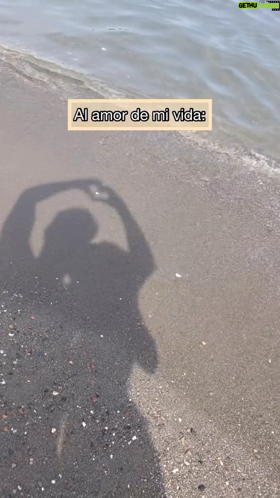 Teresa Pérez Instagram - Te sentí, te siento y te sentiré toda la vida 🫶 Hoy es un día muy especial. Tu compañero de vida no cumple 30 años todos los días. Y qué gusto poder formar parte del inicio de tu nueva década. Estar contigo es un aprendizaje constante bb ✌🏻😃 Te quise, te quiero y te querré toda la vida! Pase lo que pase ✨ @charesbien #chicas #chicos #amor
