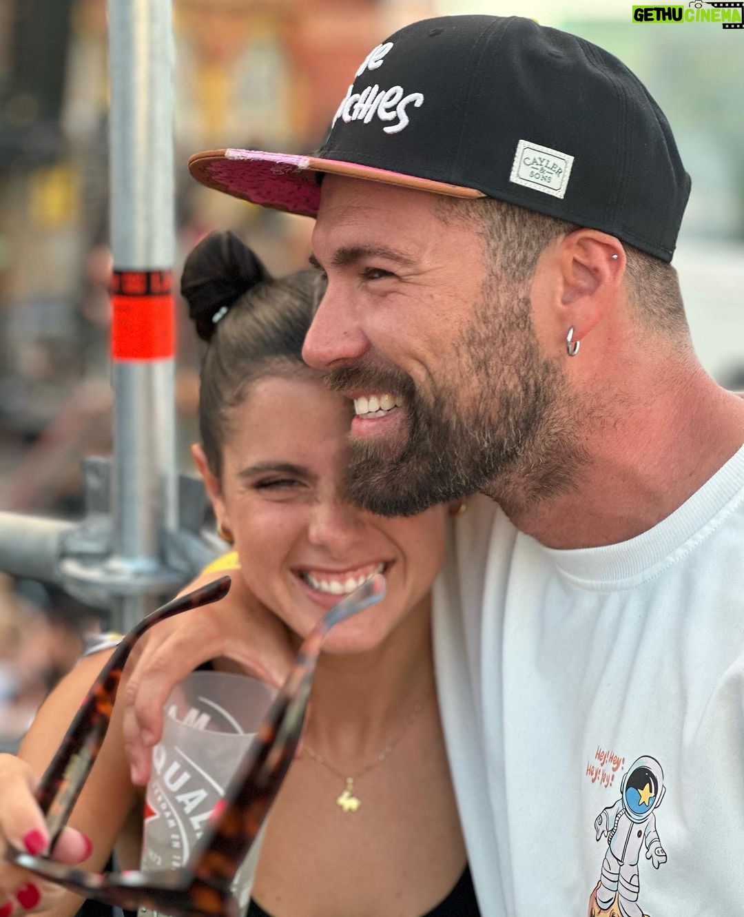 Teresa Pérez Instagram - La moñitos disfrutó como hacía meses que no disfrutaba en este festi💁♀️ Gentecilla la buena compañía hace mucho, y si ya le sumas buena música tu cerebro no puede parar de fabricar serotonina 🥹❤️