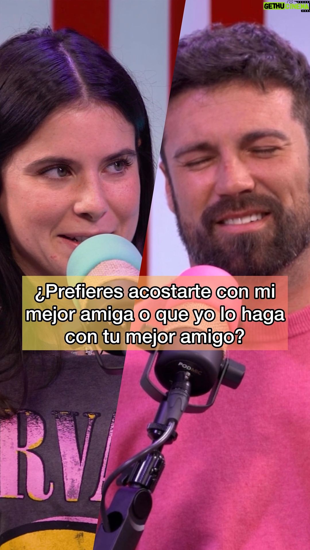 Teresa Pérez Instagram - Qué preferirías: ¿Acostarte con el mejor amig@ de tu pareja o que tú pareja se acostara con tu mejor amig@? Os leemos 😃✌🏻🤠 Hoy a las 21:00h (hora española) tendréis nuevo capítulo de “Cómeme el cono”🍦: ESTÁN LIGANDO CON MI NOVIO #chicas #chicos #pareja