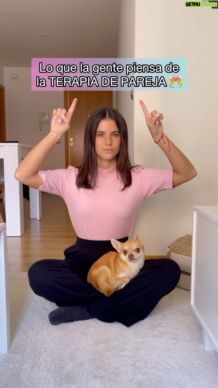 Teresa Pérez Instagram - Lo que la gente piensa de la TERAPIA DE PAREJA VS lo que realmente es ❤️🩹 Últimamente estamos poniendo mucho el foco en este tema!! Y me parece súper importante difundir este mensaje: Ir a terapia de pareja es una de las cosas más hermosas que he hecho en la vida!! Os animo a todos los que os lo estéis pensando ✨
