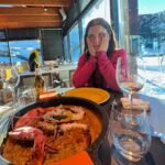 Teresa Pérez Instagram – Ya estamos en MAD! ✌🏻😃
Recuerdos de Andorra y de las poses inesperadas de la tercera foto en el reflejo de mis gafas 🤫
✨Besasosibernético✨