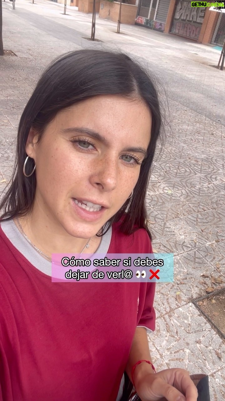Teresa Pérez Instagram - Este tipo de personas NO nos hacen bien. Así que mejor lejitos 😃 #chicas #chicos #consejos