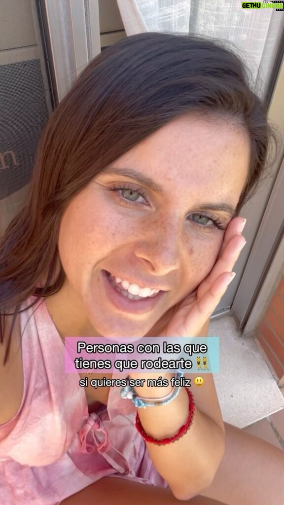 Teresa Pérez Instagram - Personas que te harán ser más feliz ✌🏻😃 #chicas #chicos #consejos