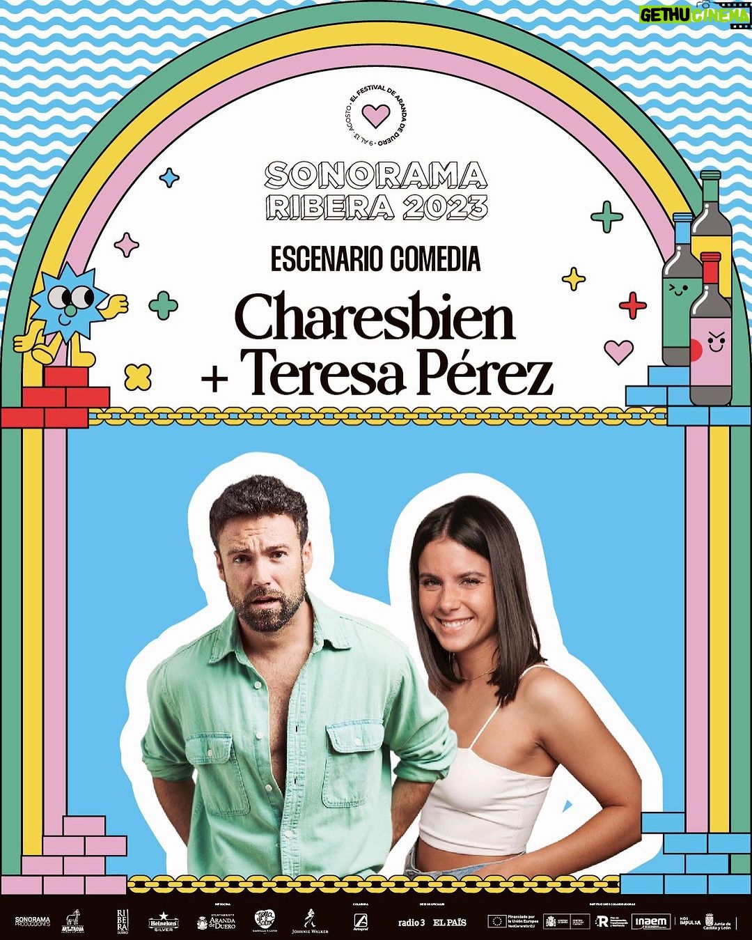 Teresa Pérez Instagram - Nos hace mucha ilusión compartir con vosotr@s nuestra primera actuación juntos🫶 Deseamos que sea la primera de muchas. Os dejamos un repaso de todo lo que vivimos en @sonoramaribera ✨ 1. Justo después de la actuación coincidieron los fuegos artificiales y se vino momentito romántico 2.En el pase técnico 3. Un trocito del show 4. Nuestro primer cartel 5. El escenario en el que actuamos (donde se nos ve microscópicos) 6. Reventados después de actuar escuchando musiquita 7. Liberando estrés en los autos de choque Gracias @ninona_producciones por la experiencia ✌🏻😃✌🏻🤠