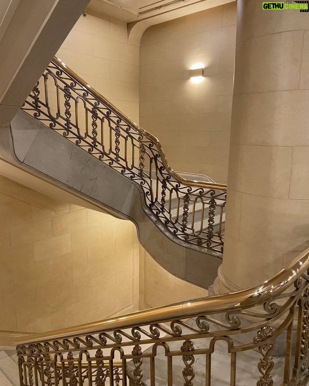 Teryl Rothery Instagram - I absolutely love old buildings. Look at this beautiful staircase. I simply had to take a picture. And then I noticed in this photo that we don’t see where the stairs lead to, nor do we see where they start. But what I DO see is a CHOICE. We can choose to continue to go up, not knowing where it will take us. Or we can choose to go back down. Then again, the beauty is in the moment. ❤️ Hugs, Teryl