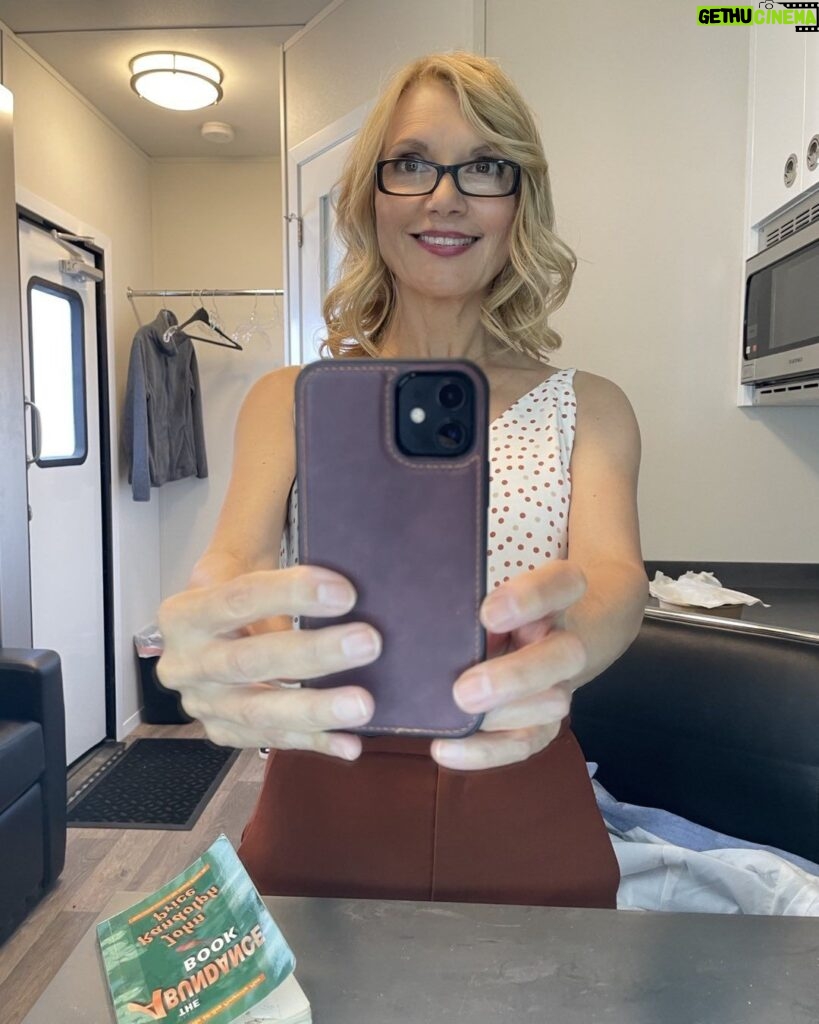 Teryl Rothery Instagram - Can’t start a season without a trailer picture. Geez, my hands look huge!👀😂 #virginriver #virginriverseries #netflix 💕