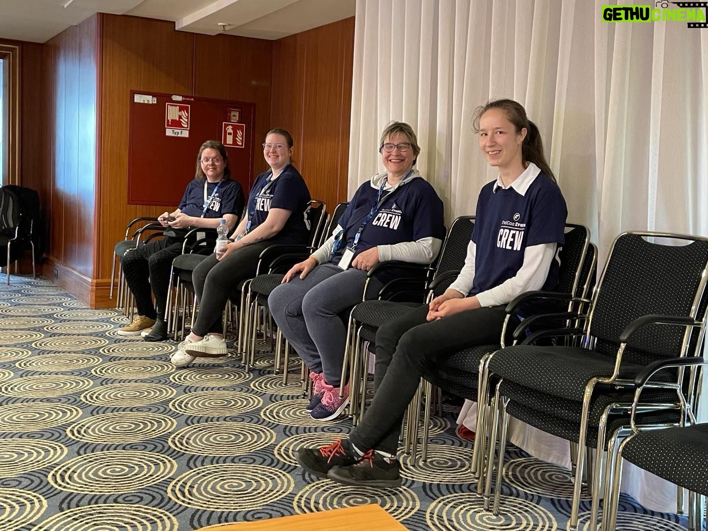 Teryl Rothery Instagram - Another fabulous day @fedcon!! A special shout out to all the wonderful people who volunteer to make this so special Thank you!!ππΌπ· #FedCon2023 #BonnGermany