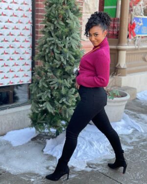 Tetona Jackson Instagram - Some bts from The Housewives 🎄🎬 #housewivesnorthpole