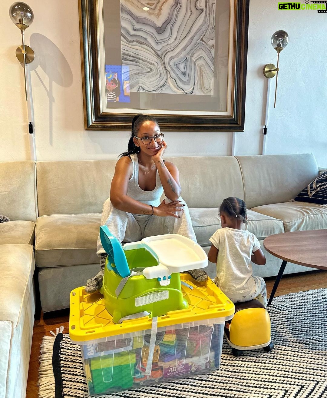 Tetona Jackson Instagram - Parent to parent: do yourselves a favor and use @babyquip next time you travel! Thank you @babyquip for the exceptional gear during our trip to Jackson Hole. Harlie had a blast with all her books and toys 🤍