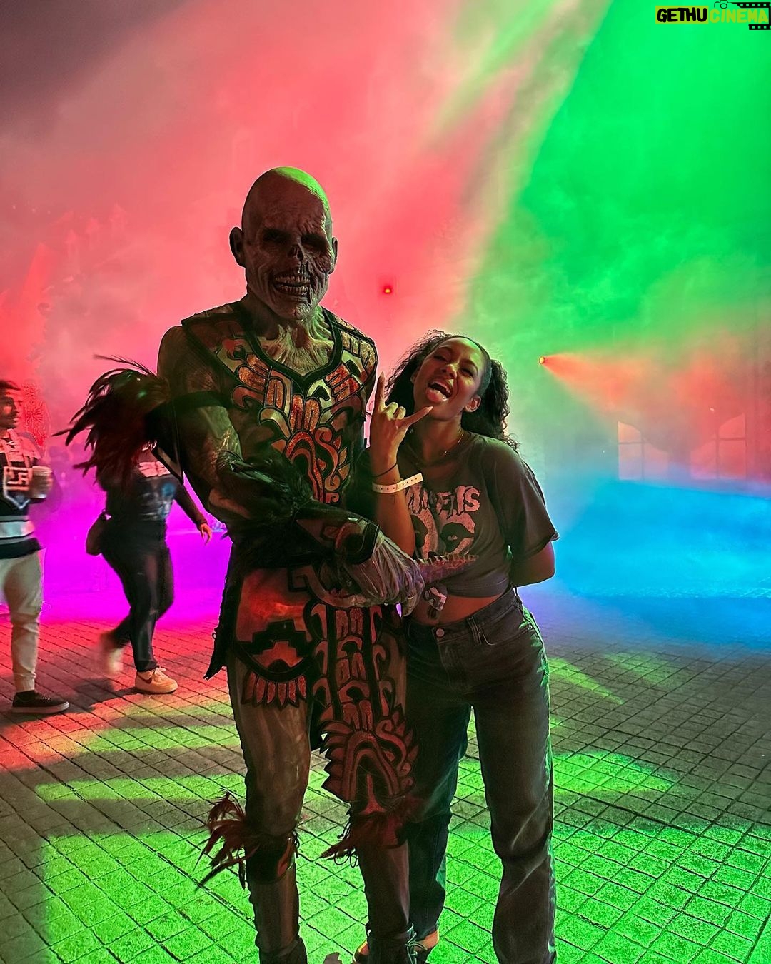 Tetona Jackson Instagram - Thank you for the screams @horrornights. Always a good time ☠️🎃 #UniversalHHN Halloween Horror Nights - Hollywood