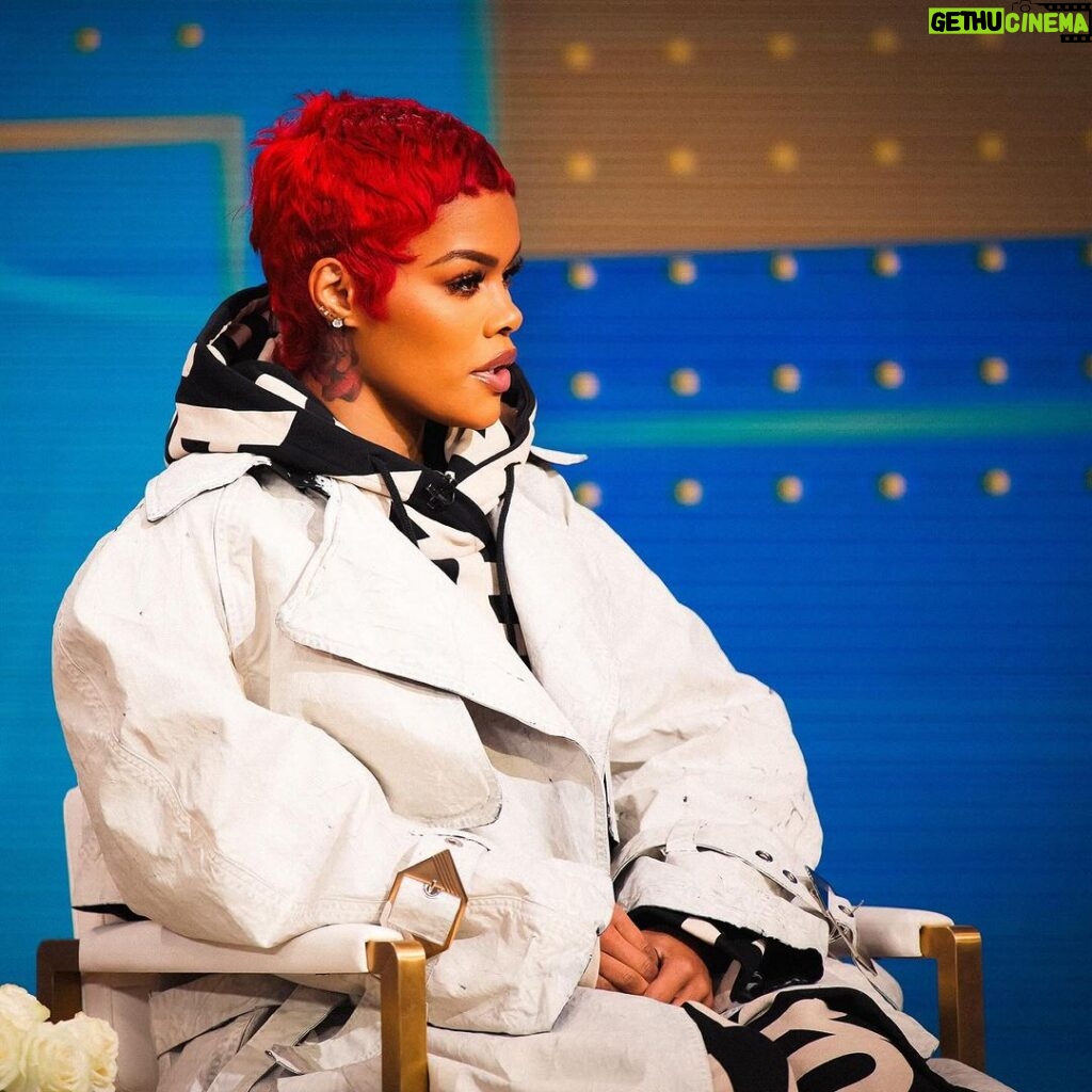 Teyana Taylor Instagram - One rose says more than the dozen 🌹 Thank you @goodmorningamerica for having me ❤️🌹 Check out the @bookofclarence in theaters Jan 12th 🙏🏾 📸: @kvnhrtlss