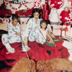 Teyana Taylor Instagram - X-Mas Dumpppppppp 🎄🎁❤️ A time was hadddd filled with love, joy, family & Holiday cheer! The kids didn’t ask for much, but they deserve the world! With the grace of God, I’ve been blessed enough to make sure they receive that, because Jesus is the reason for the season, and has blessed me & my family in abundance. I am forever grateful ❤️🎄🎁 What stole the show & our hearts on xmas though, is the newest additions to our family! Our new pups @yvessaintandlaurent 🐾 I want to give a big thank you to the amazing @pawsoflovedoodles team for helping me make this happen for the girls & I. 💕 This was a very big and emotional decision to make due to the loss of our beloved Boski who passed on 3 years ago & is dearly missed but never forgotten. 🙏🏾 With the girls ready for a new dog @pawsoflovedoodles really helped comfort us throughout the whole process! We originally planned for 2 dogs but left with 3 😩😩😂😭😭😭 You know 3’s a party, so it looks like it’ll FURever be party time around here! 🤟🏾🎁🎉🎊🎄 MERRY CHRISTmas & Happy Holidays from our Family to Your’s! 🎄🎁🎊🎉 📸: @moneyshotd