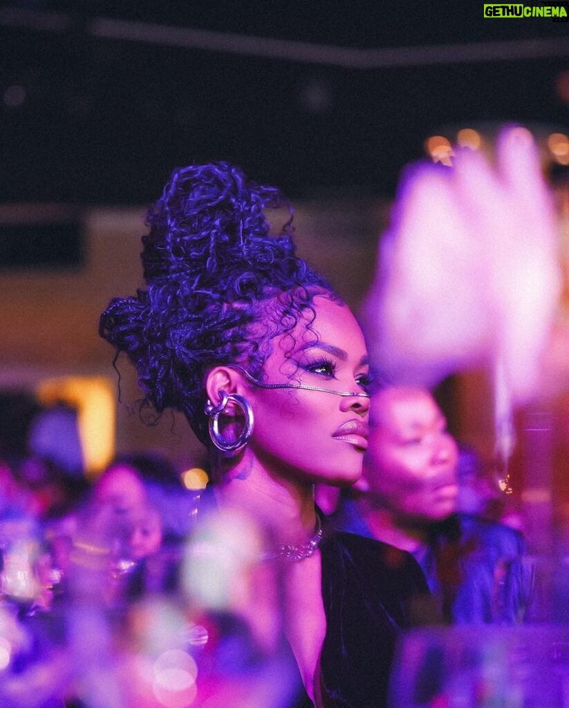 Teyana Taylor Instagram - Father God, I thank you for who you are. All seeing, all knowing and all powerful! Thank you for reminding my heart that your plan is far greater than any plan I have for my life. Thank you for reminding me & all of the amazing women in this room that the wait was not punishment it was preparation for what was already written in the palm of your hands & your plans. I am forever THANKFUL 🥹🖤🙏🏾 Thank you to @heatherlowery & the whole @femmeitforward family for honoring me with the VISIONARY AWARD at the2023 #giveherflowhers Gala…💐 Thank you @loriharvey & @heatherlowery for the sweetest tribute..I’m so grateful 🙏🏾And a big congratulations to all the amazing women of the night ✨💫🖤 📸: @jerrittclark @kvnhrtlss
