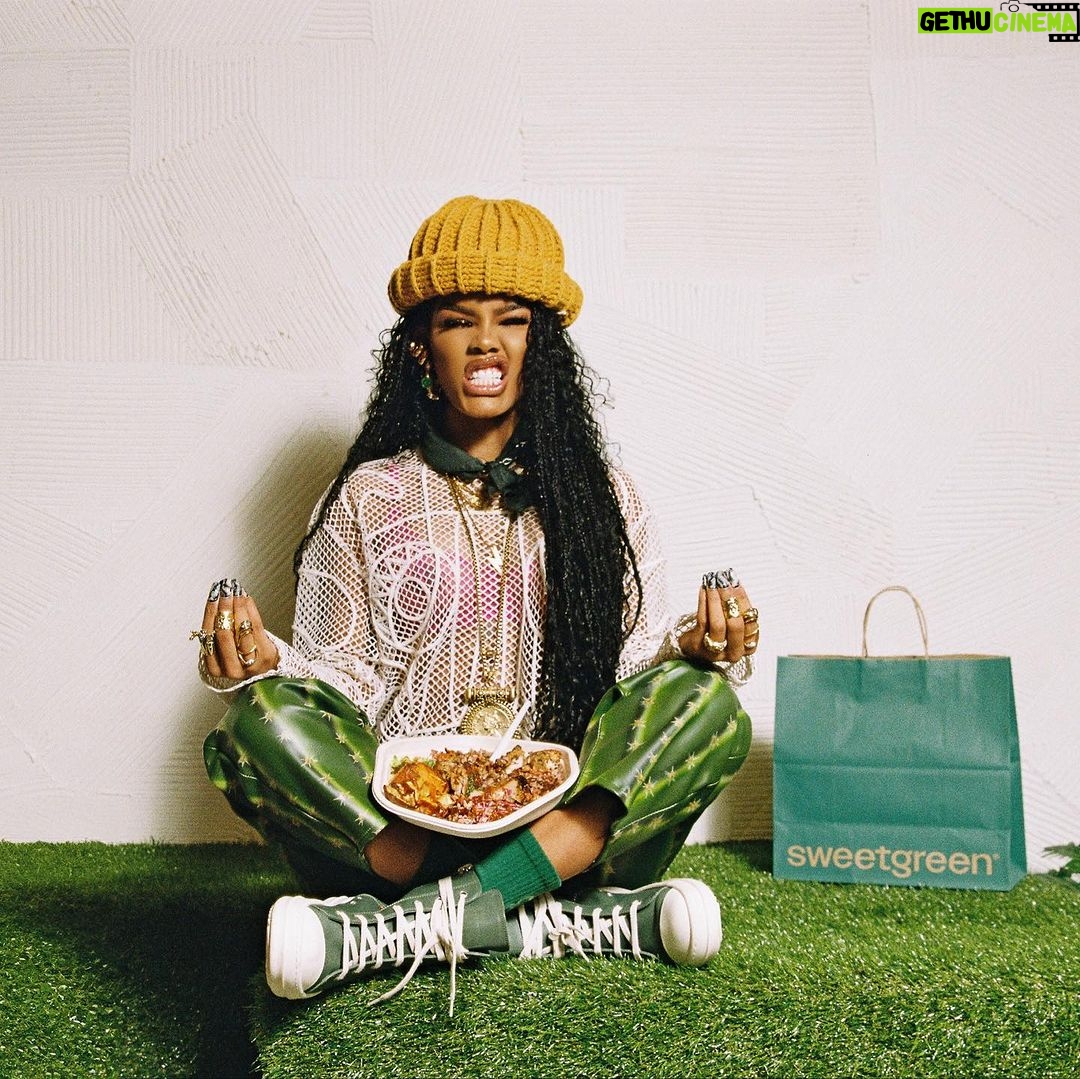 Teyana Taylor Instagram - AunTey getting her own @sweetgreen plate yallllllll!!!!!! 👏🏾 Thank you sooooo much @sweetgreen for partnering to support @tender foundation with me!! Starting tomorrow 11/9 the “Teyana Taylor Plate” will be available ONLY in Atlanta ONLY in-store and ONLY for four days! So pull up and try it out!!! Oh… and MEET ME!! 😉 I’ll be pulling up to @sweetgreen OG location between 12-2pm at Ponce City Market - 650 North Ave NE, Suite 102B, Atlanta, GA 30308 so come eat with me!!!! 🥦 #sweetgreenpartner All ATL locations that will carry the Teyana Taylor plate: 14th + Peachtree
Emory Village Lenox Square Ponce City Market Perimeter West Midtown 📸: @jussy Atlanta, Georgia