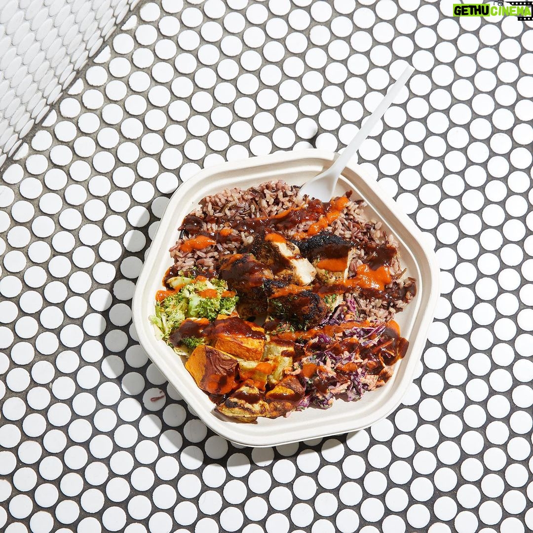 Teyana Taylor Instagram - AunTey getting her own @sweetgreen plate yallllllll!!!!!! 👏🏾 Thank you sooooo much @sweetgreen for partnering to support @tender foundation with me!! Starting tomorrow 11/9 the “Teyana Taylor Plate” will be available ONLY in Atlanta ONLY in-store and ONLY for four days! So pull up and try it out!!! Oh… and MEET ME!! 😉 I’ll be pulling up to @sweetgreen OG location between 12-2pm at Ponce City Market - 650 North Ave NE, Suite 102B, Atlanta, GA 30308 so come eat with me!!!! 🥦 #sweetgreenpartner All ATL locations that will carry the Teyana Taylor plate: 14th + Peachtree
Emory Village Lenox Square Ponce City Market Perimeter West Midtown 📸: @jussy Atlanta, Georgia