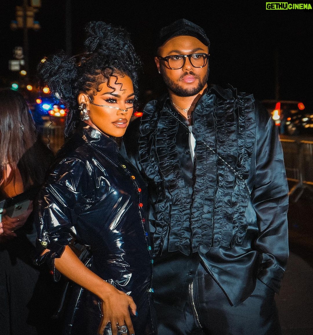 Teyana Taylor Instagram - She could put the body in a body bag and still carry it out the front door. #GETIN Thank you @christopherjohnrogers & @cfda for having me! π€ Young Legenddddd @christopherjohnrogers Iβm so proud of you! Congrats on your Nom! π€ πΈ: @vanityfairnext @cfda @martsromeo @kvnhrtlss