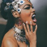 Teyana Taylor Instagram - We live everywhere and anywhere we choose. The world is our garden - Queen /.kasha #queenofthedamned Shoutout to the squad for this magical momentttttttt on Halloween we really ATE this uppppppppppppp!!!! I love y’all! 👗: @laureldewitt 💄: @yeikaglow 📸: @remivision 💆🏾‍♀️: @curt_cobain 👶🏽: my niece @gemmarosebud 🧛🏽‍♀️: @gabbyelanjewelry 💅🏾: @nailzbyfrancesca It was all or nothing for baby girl RIP Aaliyah we’ll never forget your contributions to this world of music entertainment you were a true gem! /.aliyah We love you!! Thank you @radmax6 for the blessing, sweet words & encouragement I love you so much! 🖤🖤🖤🖤🖤🖤🖤🖤 HAPPY HALLOWEEN 🎃