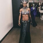 Teyana Taylor Instagram - We live everywhere and anywhere we choose. The world is our garden - Queen /.kasha #queenofthedamned Shoutout to the squad for this magical momentttttttt on Halloween we really ATE this uppppppppppppp!!!! I love y’all! 👗: @laureldewitt 💄: @yeikaglow 📸: @remivision 💆🏾‍♀️: @curt_cobain 👶🏽: my niece @gemmarosebud 🧛🏽‍♀️: @gabbyelanjewelry 💅🏾: @nailzbyfrancesca It was all or nothing for baby girl RIP Aaliyah we’ll never forget your contributions to this world of music entertainment you were a true gem! /.aliyah We love you!! Thank you @radmax6 for the blessing, sweet words & encouragement I love you so much! 🖤🖤🖤🖤🖤🖤🖤🖤 HAPPY HALLOWEEN 🎃