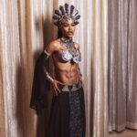 Teyana Taylor Instagram - We live everywhere and anywhere we choose. The world is our garden - Queen /.kasha #queenofthedamned Shoutout to the squad for this magical momentttttttt on Halloween we really ATE this uppppppppppppp!!!! I love y’all! 👗: @laureldewitt 💄: @yeikaglow 📸: @remivision 💆🏾‍♀️: @curt_cobain 👶🏽: my niece @gemmarosebud 🧛🏽‍♀️: @gabbyelanjewelry 💅🏾: @nailzbyfrancesca It was all or nothing for baby girl RIP Aaliyah we’ll never forget your contributions to this world of music entertainment you were a true gem! /.aliyah We love you!! Thank you @radmax6 for the blessing, sweet words & encouragement I love you so much! 🖤🖤🖤🖤🖤🖤🖤🖤 HAPPY HALLOWEEN 🎃