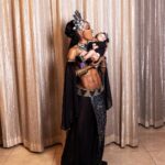 Teyana Taylor Instagram - We live everywhere and anywhere we choose. The world is our garden - Queen /.kasha #queenofthedamned Shoutout to the squad for this magical momentttttttt on Halloween we really ATE this uppppppppppppp!!!! I love y’all! 👗: @laureldewitt 💄: @yeikaglow 📸: @remivision 💆🏾‍♀️: @curt_cobain 👶🏽: my niece @gemmarosebud 🧛🏽‍♀️: @gabbyelanjewelry 💅🏾: @nailzbyfrancesca It was all or nothing for baby girl RIP Aaliyah we’ll never forget your contributions to this world of music entertainment you were a true gem! /.aliyah We love you!! Thank you @radmax6 for the blessing, sweet words & encouragement I love you so much! 🖤🖤🖤🖤🖤🖤🖤🖤 HAPPY HALLOWEEN 🎃