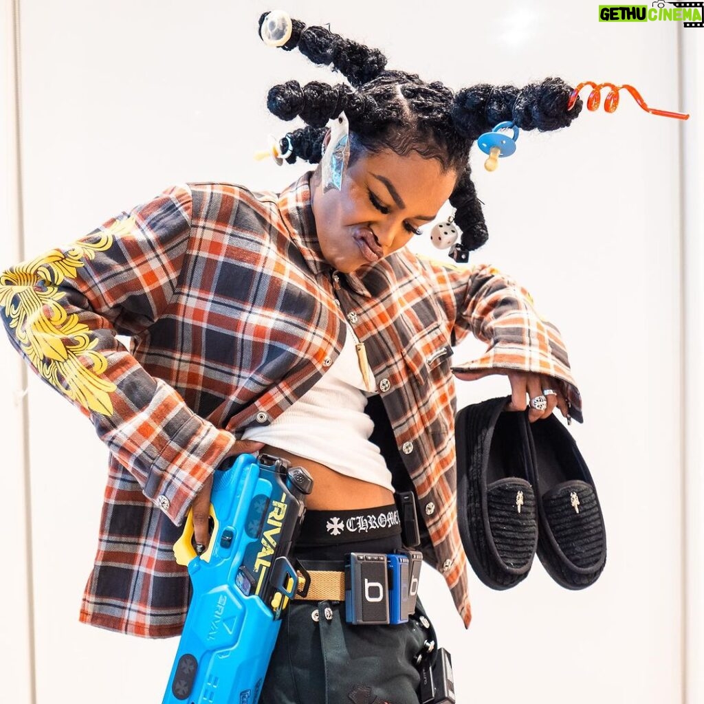 Teyana Taylor Instagram - Don’t be a menace to society while drinking your juice in Chrome Hearts & bunny steppassss 🐰🔫 Loc Dog 🔫 📸: @kvnhrtlss