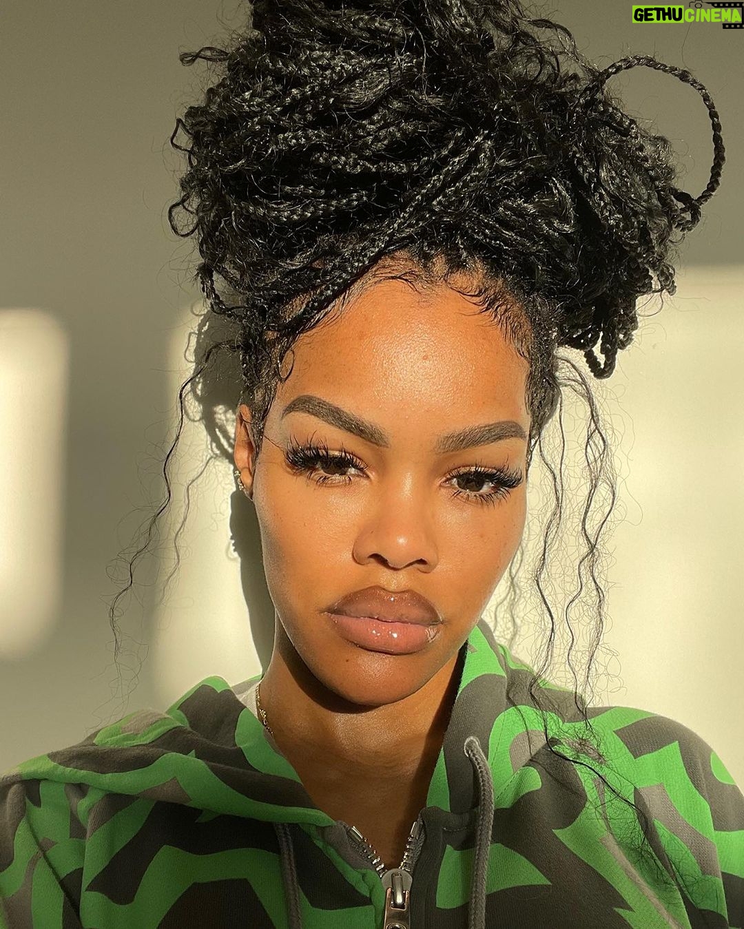 Teyana Taylor Instagram - Sunset Selfiezzzzzz 🌅