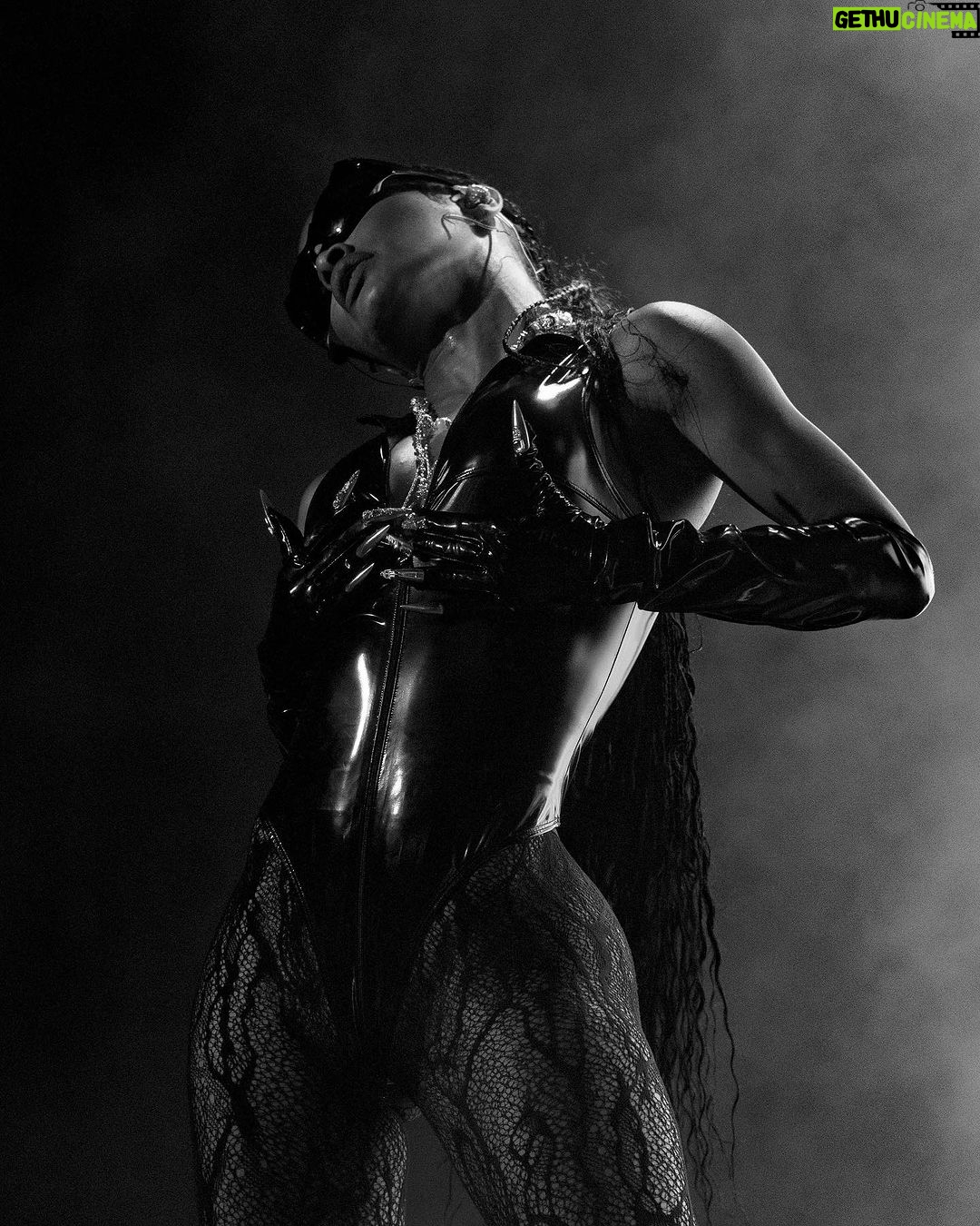 Teyana Taylor Instagram - AfroPunk… whew, I needed a few days to take this all in 🥹🫶🏽 Thank you thank you thank you … for a beautiful night spent with each and every one of you. Y’all had ya girl on one! … We cried, we sang, we laughed and we rocked the fuck out! Together we raised the vibration, one that will carry me through this lifetime and into the next. A celebration of our Music, Art and Culture, I’m honored to have been able to not only headline my first festival but to perform for y’all in my hometown NEW YORKKKKKKKKK one last time… I wouldn’t of missed this for the world for the best fans in the world, I love y’all. This show has opened my eyes to a lot. I’m so grateful. ❤️ To all the incredible Artists that performed at @afropunk “Oh, but my joy of today is that we can all be proud TO SAY To be young, gifted and blackIs where it's at" - Nina Simone I’m proud to be a part of such an amazing Collective. AfroPunk x The Last Rose Petal was def where it’s at! Thank you @afropunk for everything 🌹 📸: @rollingstone @moresoupplease @drivenbycontent @maju.rogo @isayhah @salimgarcia @marvindeabreu @myalexandra_b