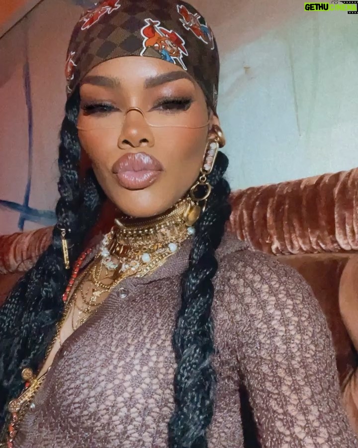 Teyana Taylor Instagram - Fun times at Club L O V E โค๏ธ Congrats to my big brother @diddy you did it ICON!!!! The Love album: OFF THE GRID officially out 2morrrrrr!! ๐น๐น๐น๐น ๐ธ: @shareifz @dayhunch @onehispanic