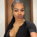 Teyana Taylor Instagram - Not a big selfie person but random late night selfies in a bathroom with good lighting is fucking lit 🤣 This bathroom don’t owe aunTey nothingggg bayyybeeee 😩😂😂🙌🏾🙌🏾🙌🏾🙌🏾