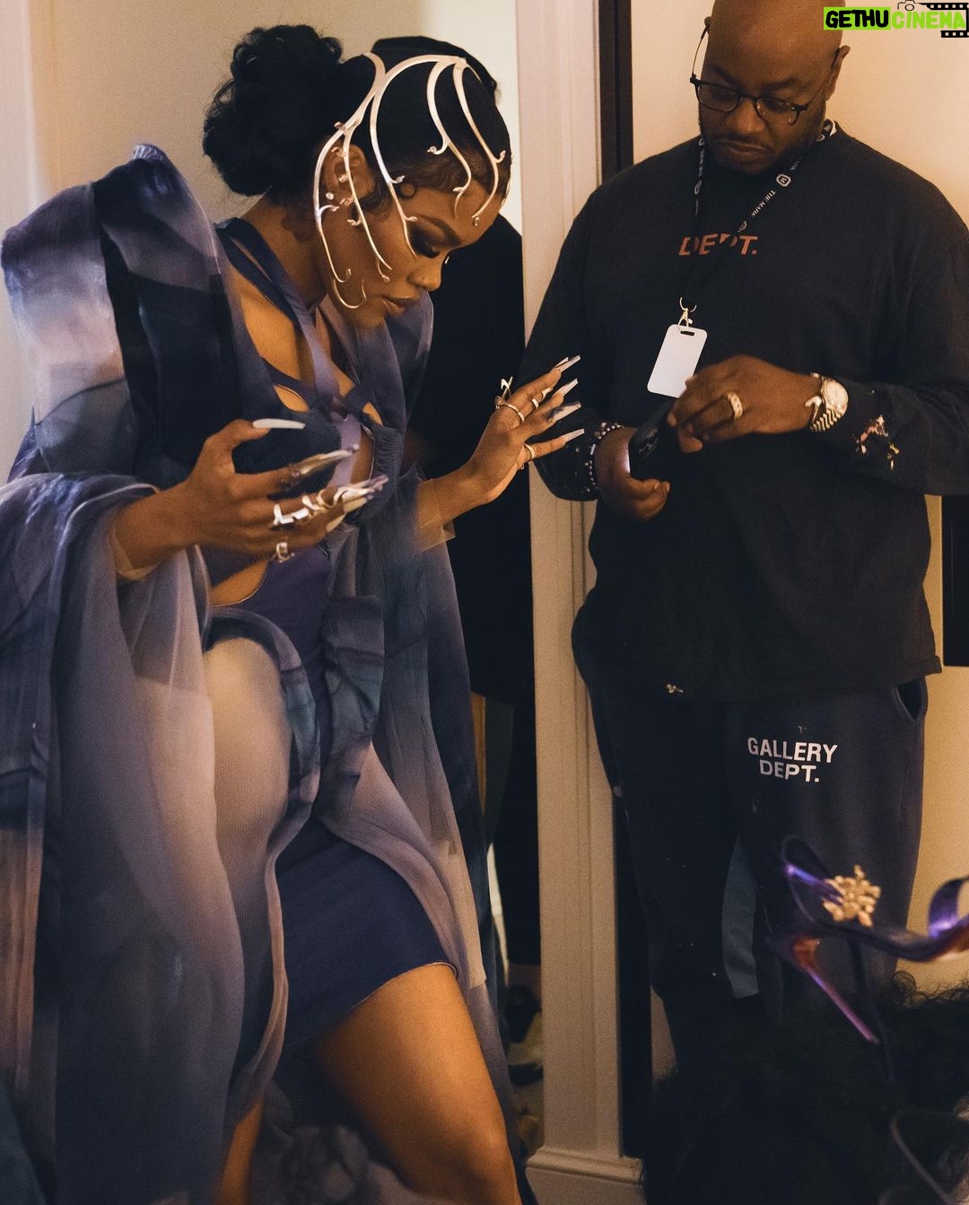 Teyana Taylor Instagram - Happy Father’s Day to the 🐐 one of my favorite people.. @boemoney_ I love ya soul pops. Sending you so much love! Thank you for YOU. See you soon ❤️🌹❤️