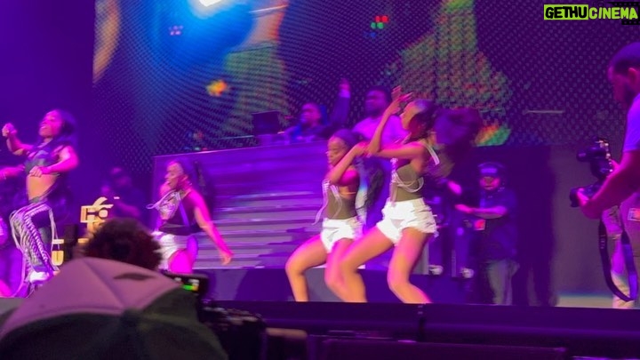 Teyana Taylor Instagram - Damnnnnn @theauntiesinc back at it again 😏 Dear @lola.brooke 🌹 Ya summer Jam debut went out with a bangggggggg! You should be very proud of yourself. You got IT! We literally only had 2 four hour rehearsals but I had no worries cause I knew you could & would kill that shit! I want to thank you and ya amazing team for trusting @theauntiesinc and knowing that you were in good hands. This is just the beginning! So be ready to reach beyond the stars ✨