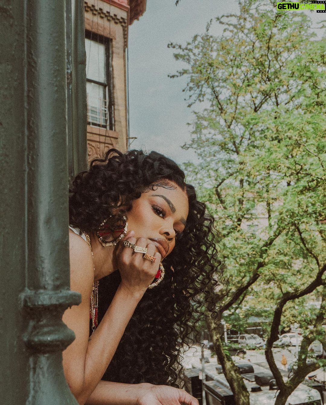 Teyana Taylor Instagram - Roses do not bloom hurried; for beauty, like any masterpiece, takes time to blossom ๐น ๐ฅน๐ฅน๐ฅน๐ฅน The Rose In Harlem 1โs & my collection with @jumpman23 will be releasing 2morr! & I will be at @atmos_usa 2morrow june 1st at 11AM EST- 12:30PM EST to sign sneakers & Merch so pull up on meeeeeeeeeeeeeeee ๐น๐น๐น๐น๐น DONโT BE LATE cause itโs first come first served! location is listed below and you can get more info at @atmos_usa ๐น๐น๐น Location: atmos Harlem at 203 W 125th st, New York, NY 10027. ๐น๐น๐น๐น๐น Check my stories to see all locations that will be carrying my kicks and collection starting 2morr!! Also shoe sizes will range from a womenโs 5W-17W ๐น P.S. Stay tuned for the official commercial coming out 2morr aswell!! ๐น๐น๐น๐น๐น๐น ๐ธ: @ro.lexx @kvnhrtlss