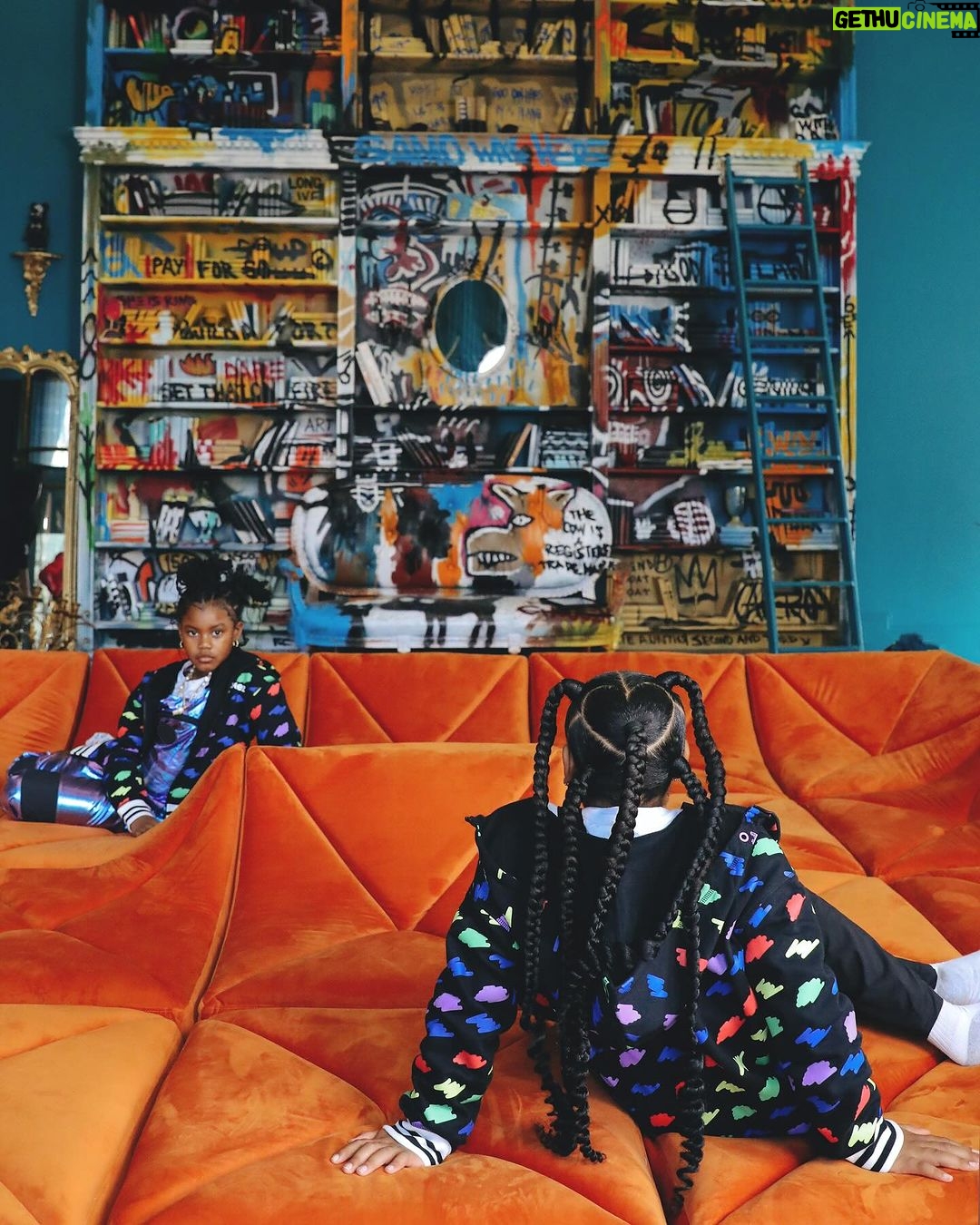 Teyana Taylor Instagram - Sooooo proud of my baby girllllllllllll π₯Ήβ€οΈπΉπ My favorite lil fashionista @gottalovejunie latest collection for @jujubeezclothing is HERE! We partnered with @kidsfootlocker on an exclusive unisex collection that is fun, vibrant & everything the big kiddos will love! Grab it now! ππβ€οΈπ§‘πππ©΅ππ€π€π©Άπ©Άπ€ πΈ: @ro.lexx