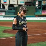 Teyana Taylor Instagram - PART 1 Photo Dumpppppp: It was a home run at the @cactusjackfoundation HBCU soft ball classic! A time was had! TEAM BLACK showed up and showed out!! 💪🏾 Thank you to my Jumpman familyyyyyy @travisscott @jumpman23 and @mlb for having all of us!!! Both team CREAM & BLACK did our big onesssssssss!! ⚾️🙌🏾💪🏾🖤 📸: @kvnhrtlss