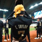 Teyana Taylor Instagram - PART 1 Photo Dumpppppp: It was a home run at the @cactusjackfoundation HBCU soft ball classic! A time was had! TEAM BLACK showed up and showed out!! 💪🏾 Thank you to my Jumpman familyyyyyy @travisscott @jumpman23 and @mlb for having all of us!!! Both team CREAM & BLACK did our big onesssssssss!! ⚾️🙌🏾💪🏾🖤 📸: @kvnhrtlss