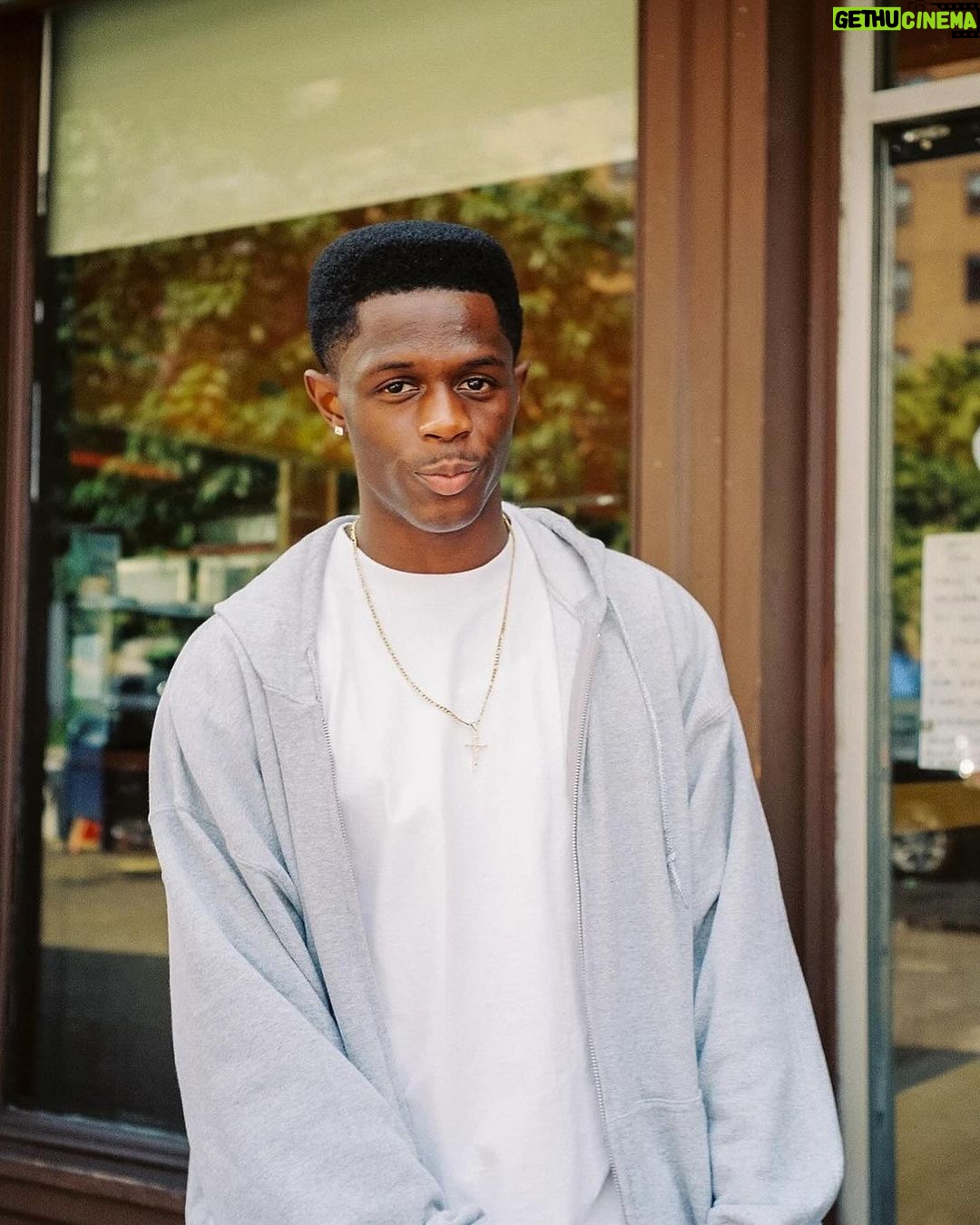 Teyana Taylor Instagram - Wait WHATTTTTTTTT π€―π€―π€―π€―π₯Ή SEVEN @naacpimageawards nominations?!!!!! Oh God really not playin bout his kids in Jesus name AMEN. Congrats to the whole @athousandandonefilm village! We did it!! πͺπΎπͺπΎπͺπΎ & Again thank you @naacpimageawards this is truly amazing and means so much to everyone involved. We will def be in there like a 30 Inch, 13x4 Straight HD Pre Plucked Lace Frontal buss down bone straight π©π©ππππππ See yβall in march! πΉπΉπΉπΉπΉ πΈ: @aaronricketts_
